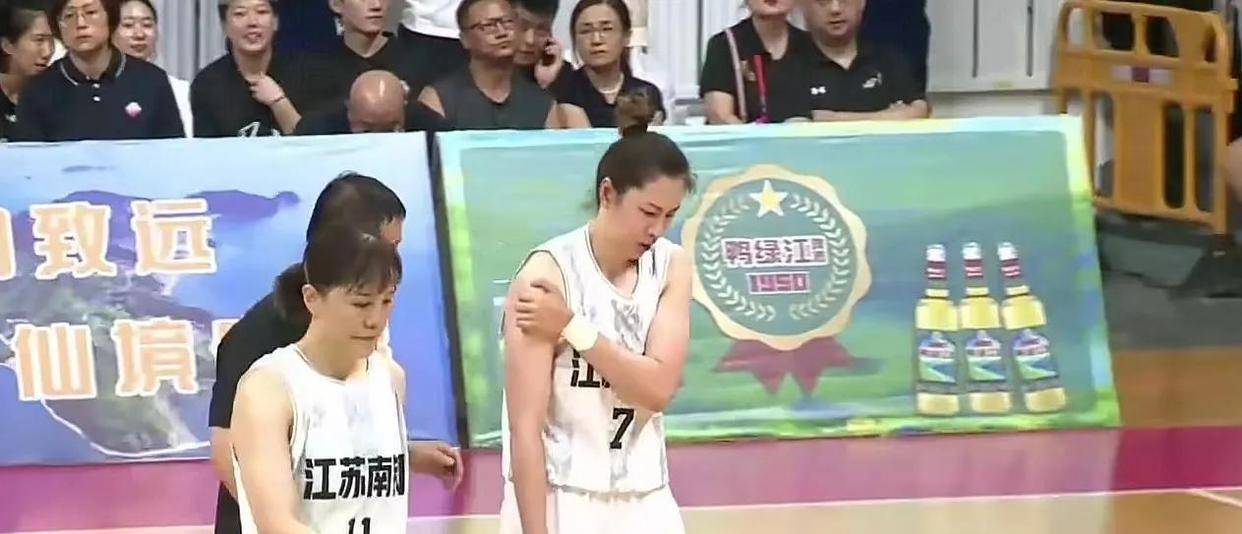 四川队在比赛中势不可挡，轻松战胜对手