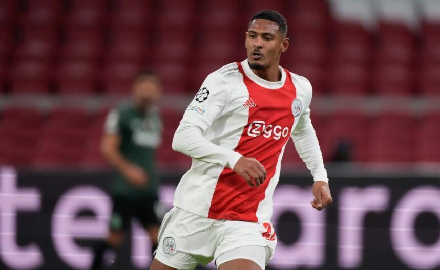 爱体育官方网站-登顶之争，强队争分夺秒谋胜