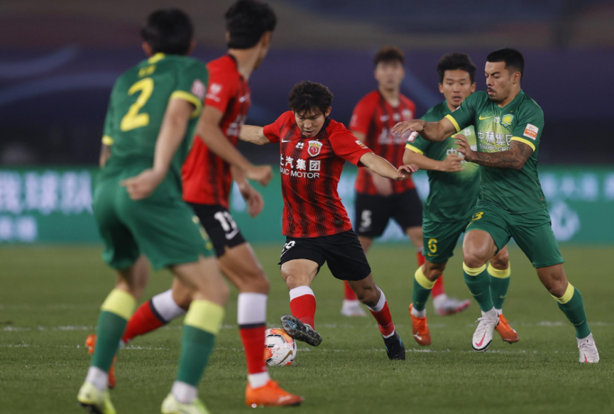 爱体育官方网站-狼队外援表现出色，球迷对他寄予厚望