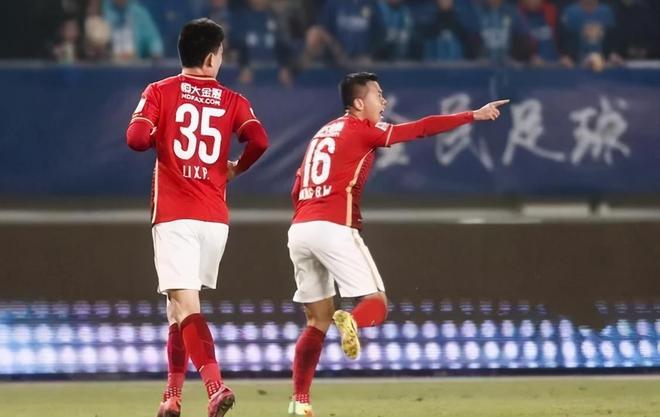 爱体育官方网站-半决赛激烈一触即发，胜者争夺临近