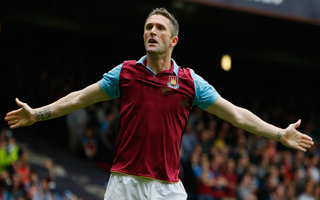 卡尔斯鲁彻主场2-1战胜沃特福德,保级苗头显现 卡尔斯鲁彻主场2-1战胜沃特福德,保级苗头显现