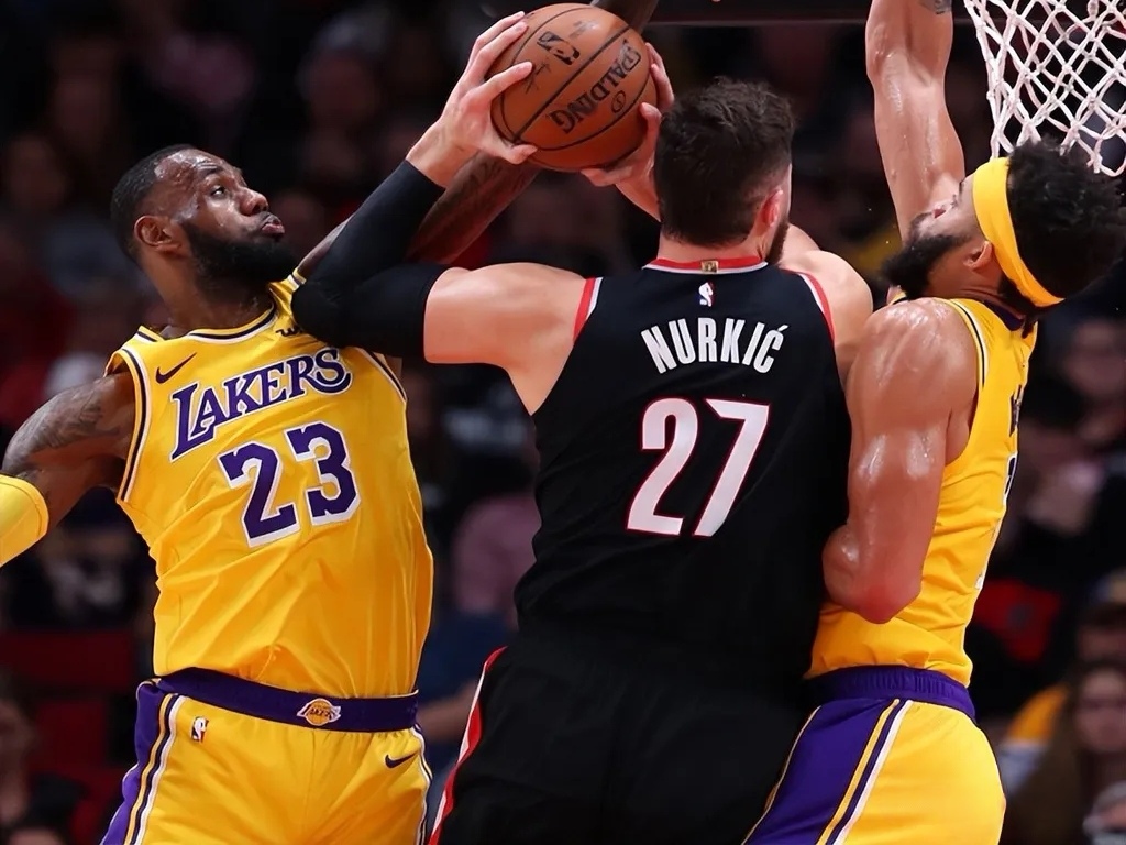 开拓者客场险胜老鹰，继续胜势