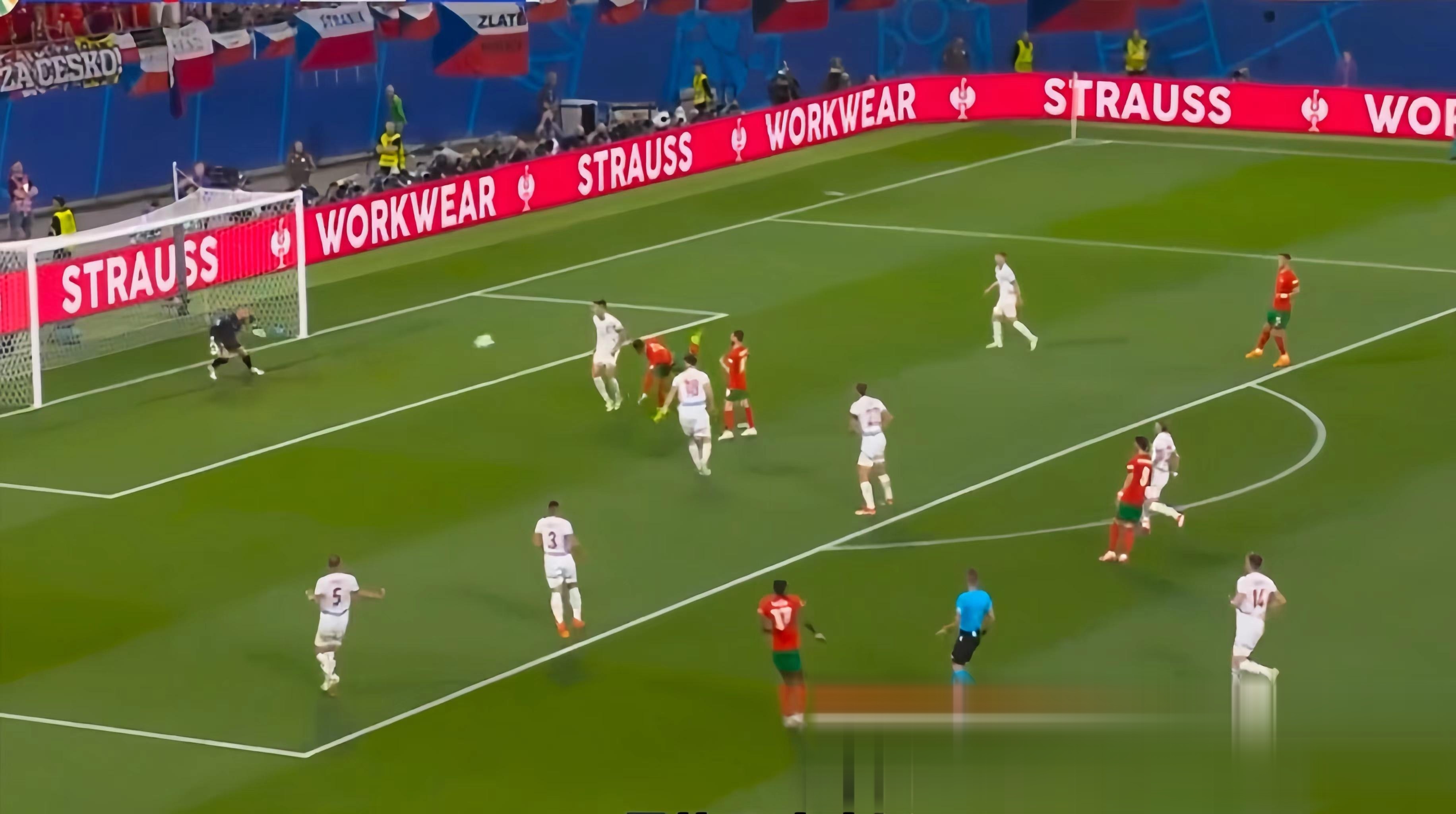 爱体育官网-欧洲预选赛：捷克意外大胜荷兰，小组出线形势一片未知