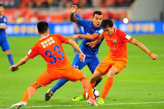 爱体育官网-天津泰达在主场不敌山东鲁能，兵败如山倒