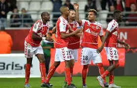 圣埃蒂安主场战胜甘士,取得胜利 圣埃蒂安主场战胜甘士,取得胜利