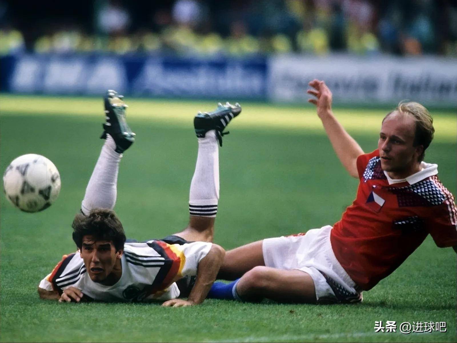 爱体育官方网站-捷克队奋起直追,晋级机会依旧