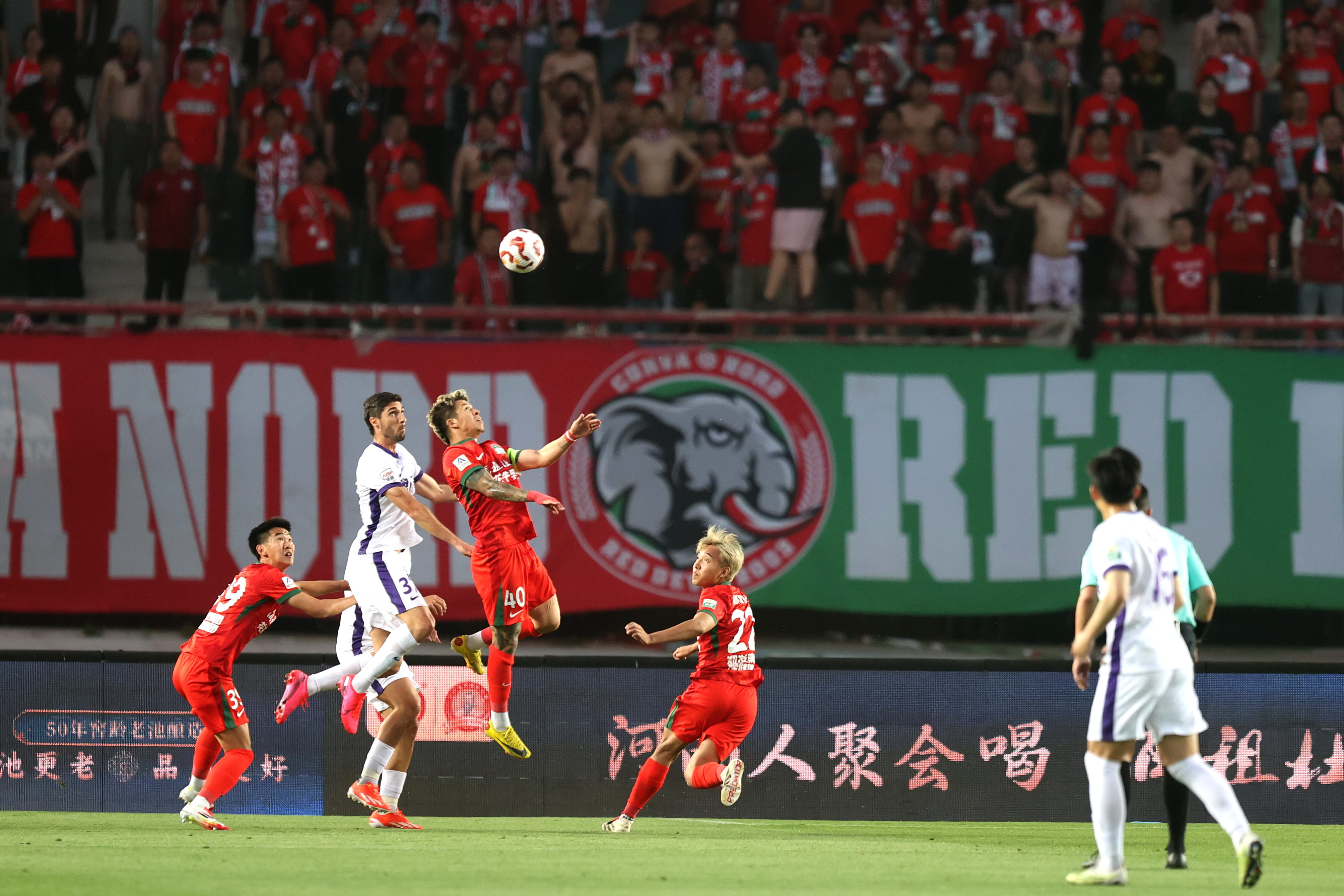 河南队全队合练备战季后赛，期望打破局面取得突破