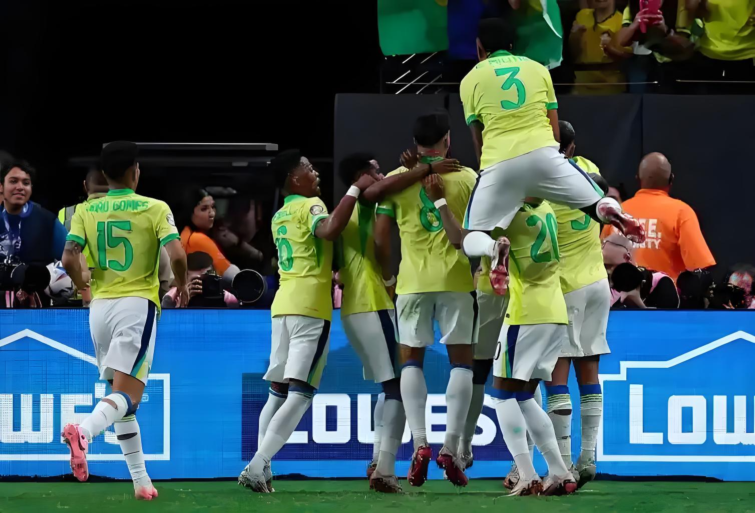 美洲足球热潮席卷，球员赛场碰撞