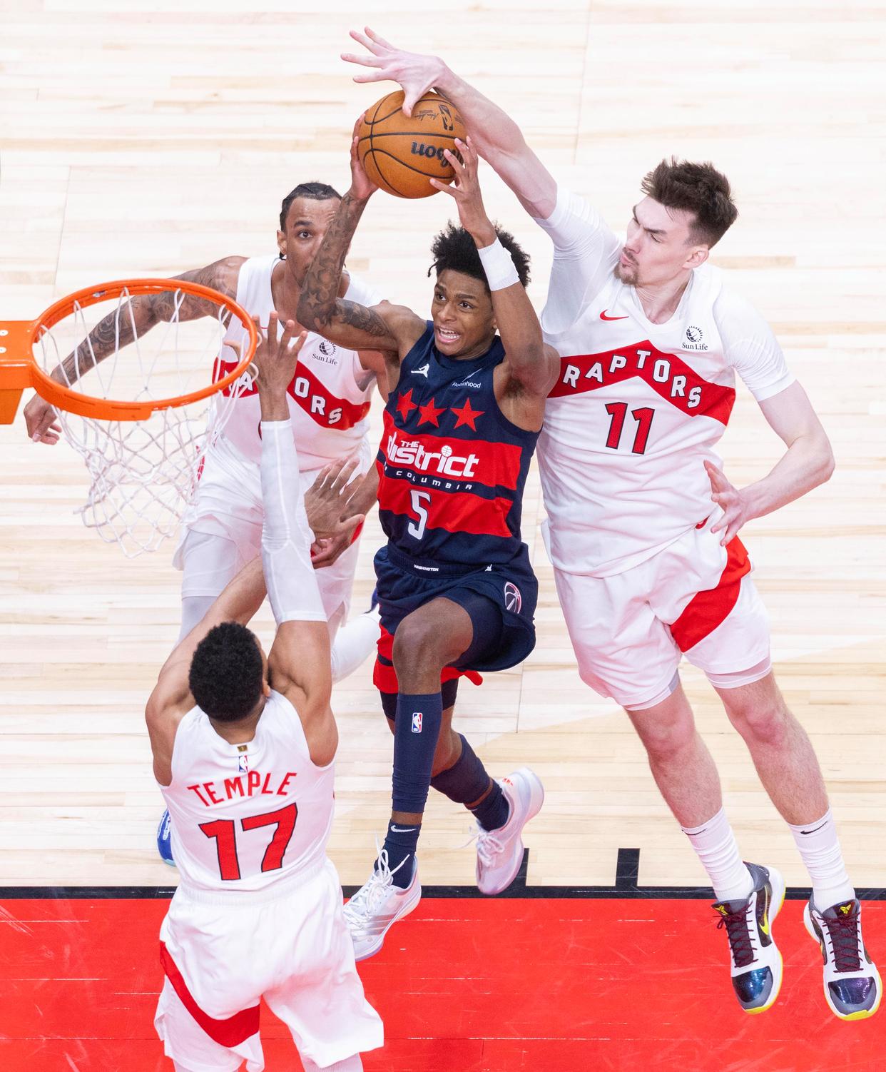 爱体育官方网站-猛龙主场再度惊险获胜，球队实力得到证明