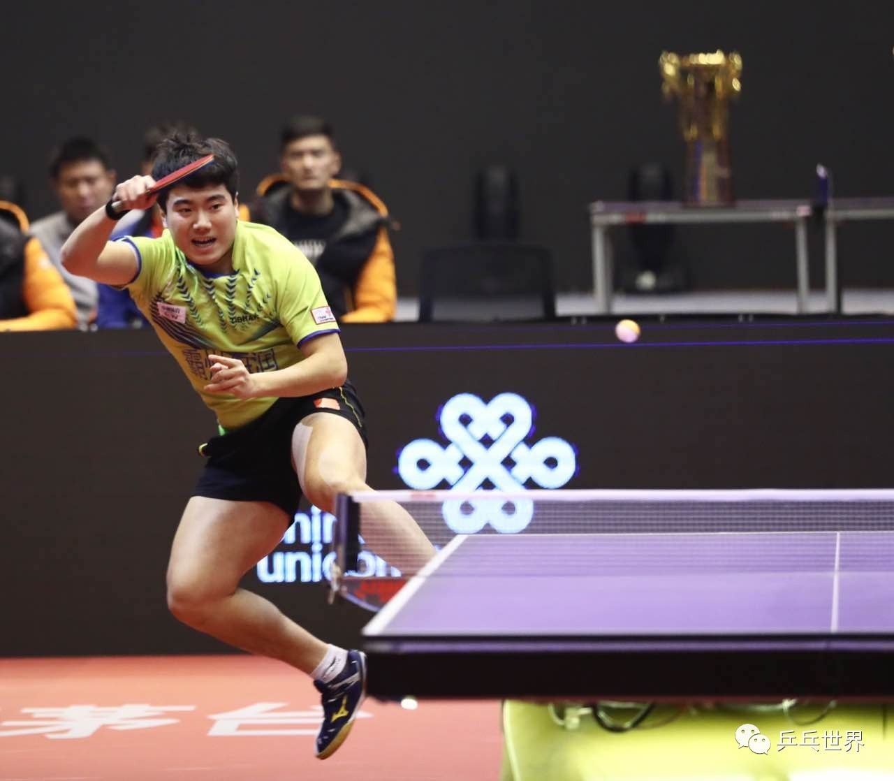 爱体育官方网站-乌鲁木齐雪豹拔得头筹,晋级半决赛