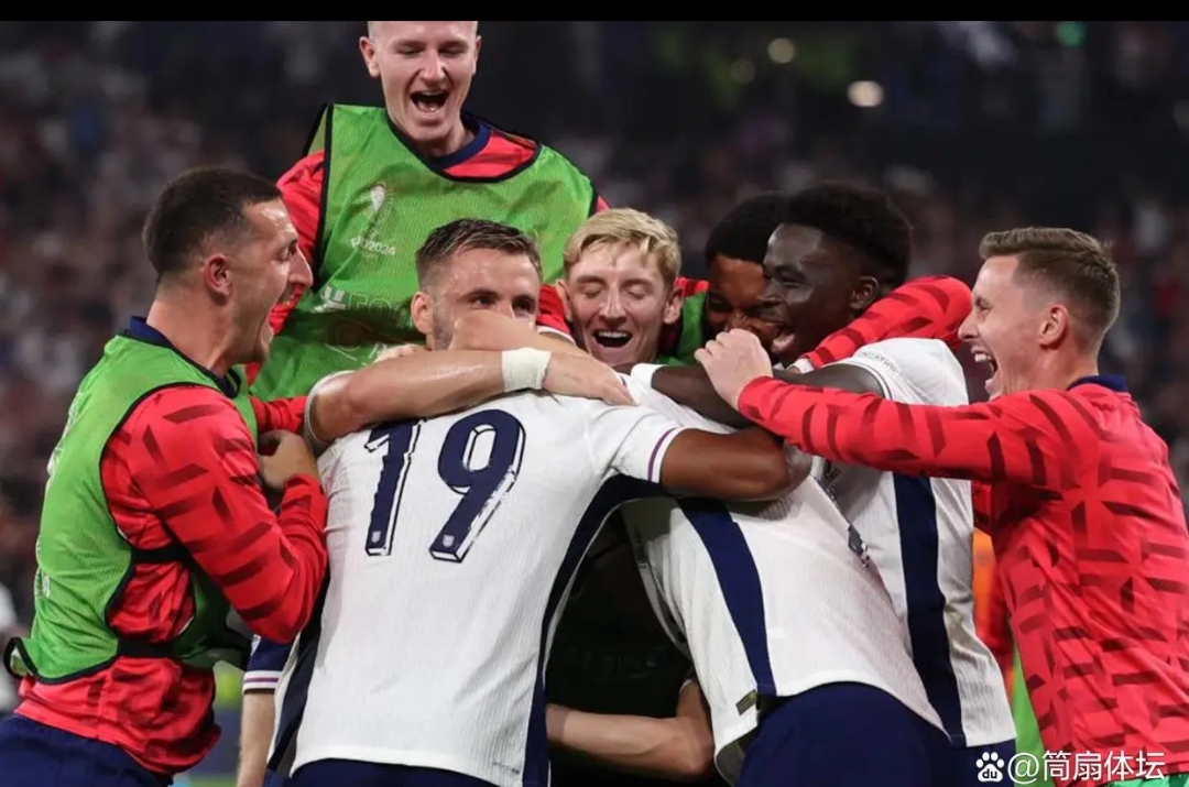 英格兰队在比赛中表现出色,展现出了无与伦比的团队协作能力 英格兰队在比赛中表现出色,展现出了无与伦比的团队协作能力