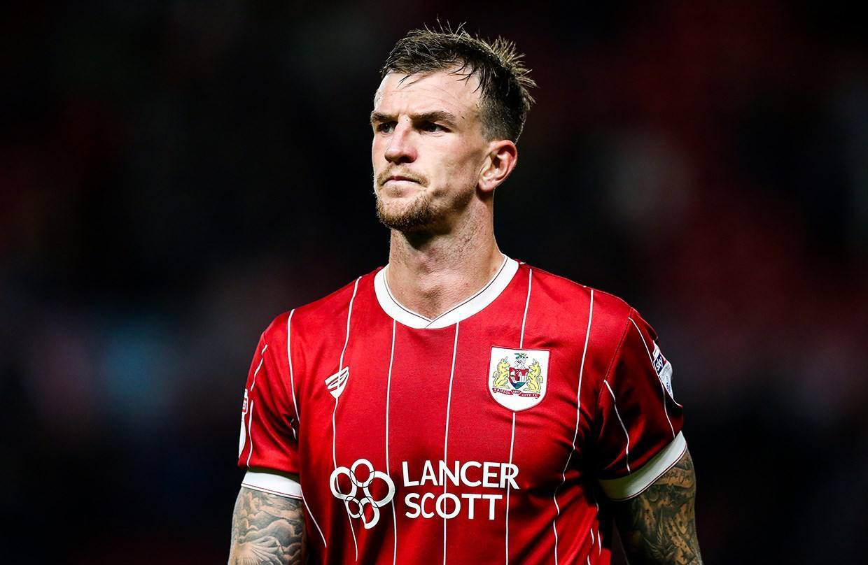 爱体育官方网站-布里斯托尔城主场胜利，豪取三分