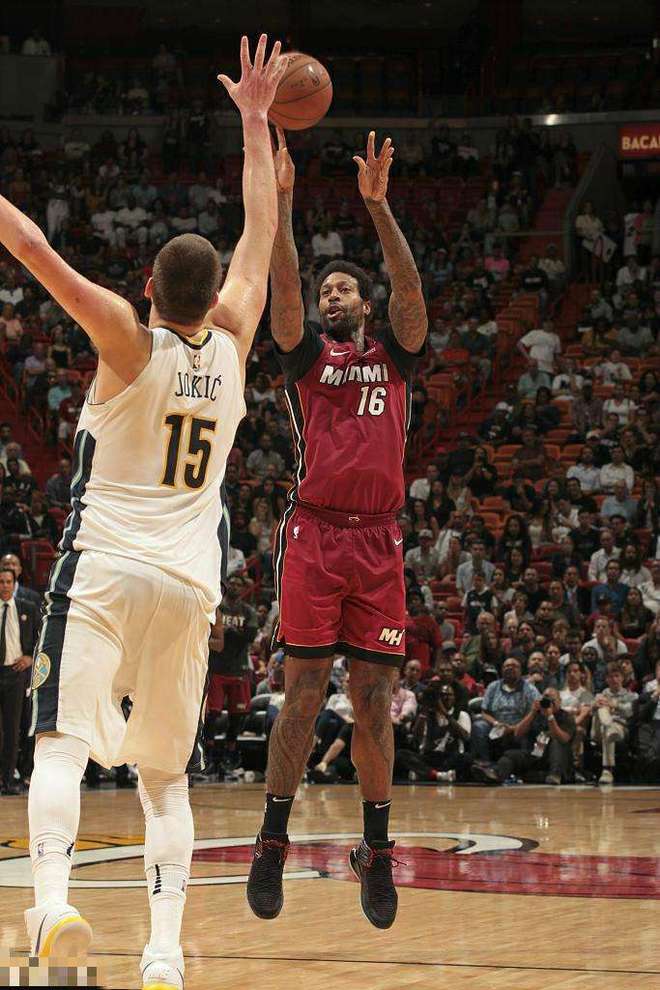 火箭不敌魔术，理查德森砍下25分