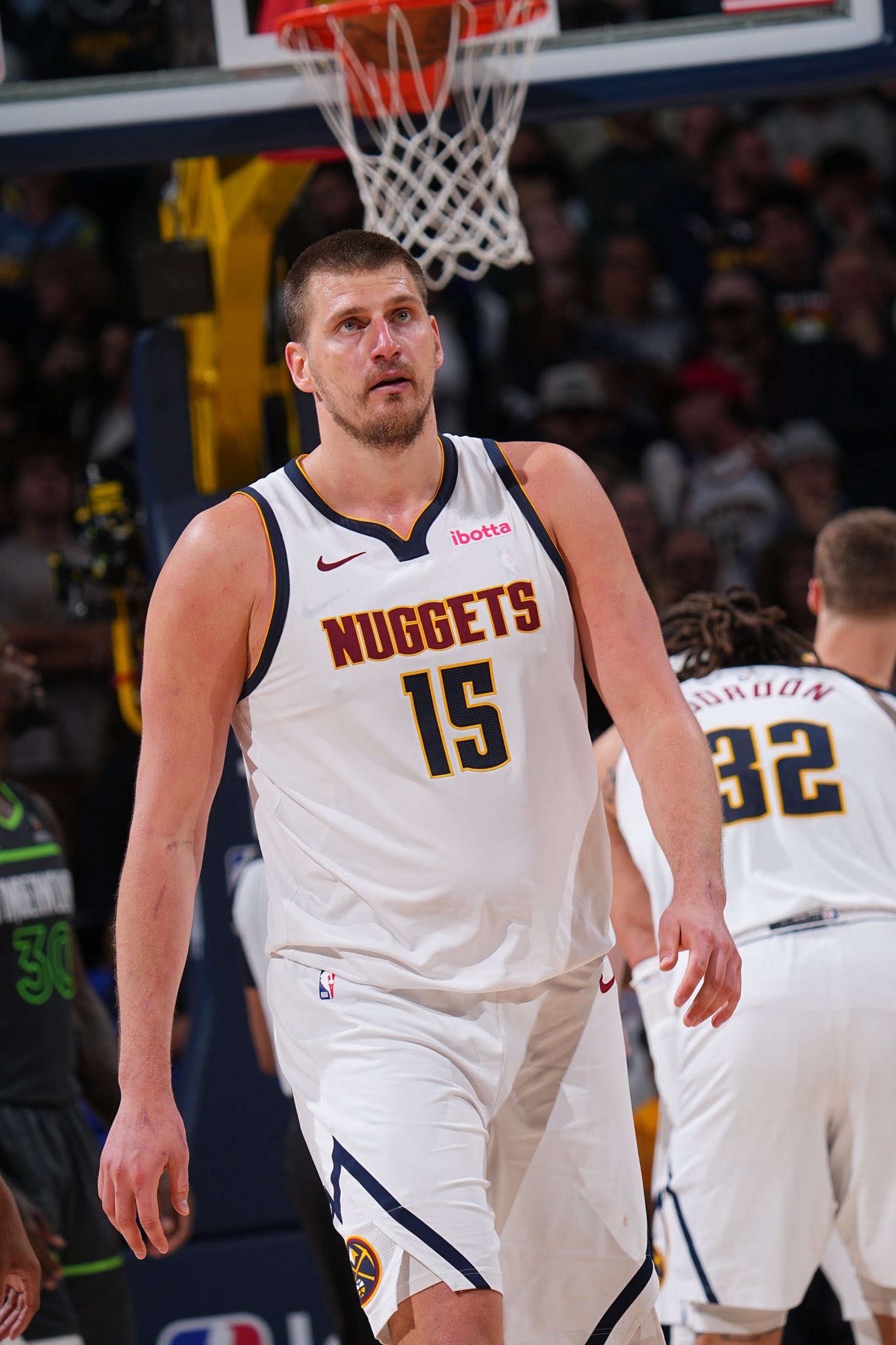 爱体育官方网站-掘金狂胜，约基奇砍下三双，助球队稳固西部前三