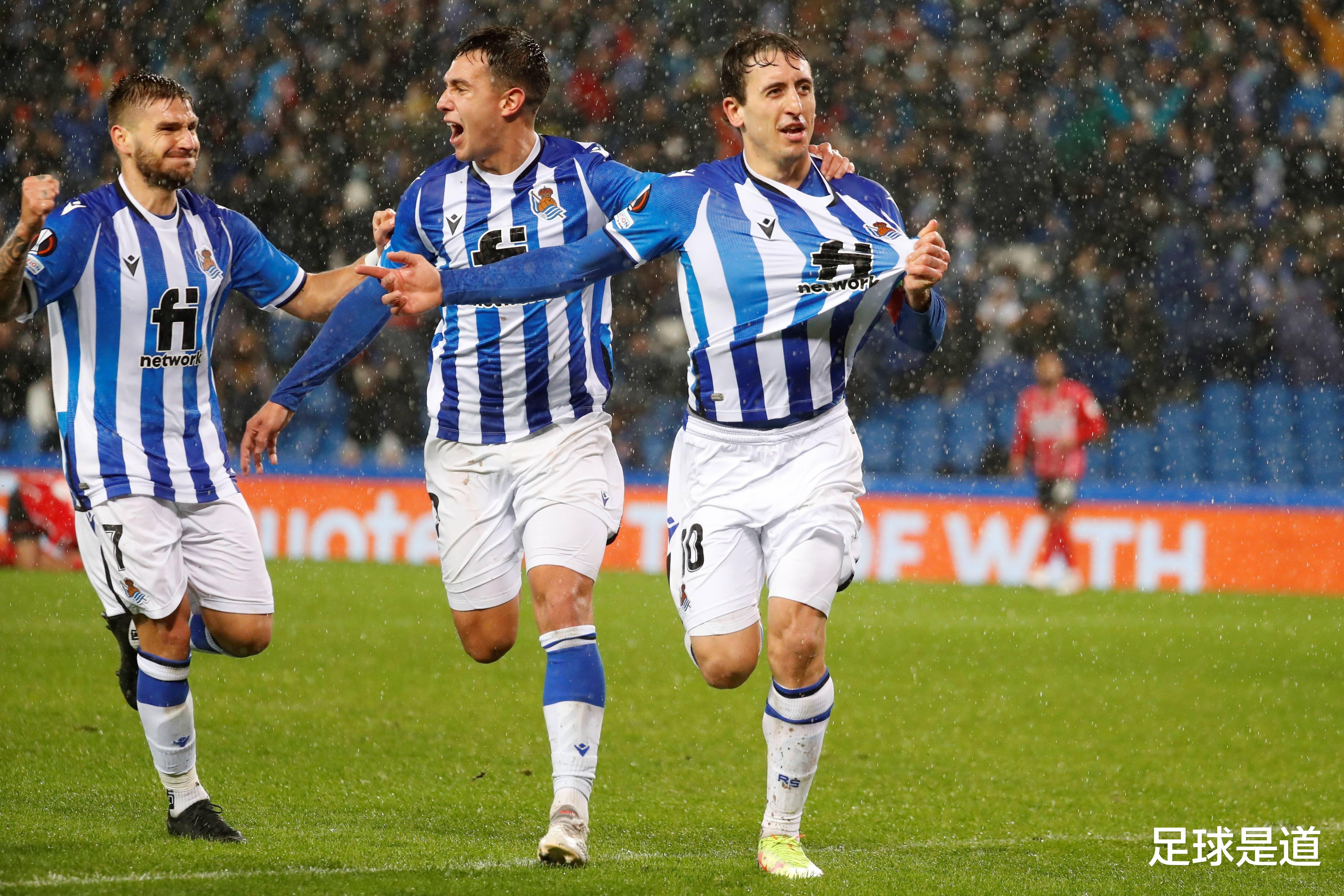 爱体育官网-巴塞罗那主场取胜皇家社会，继续追逐榜首