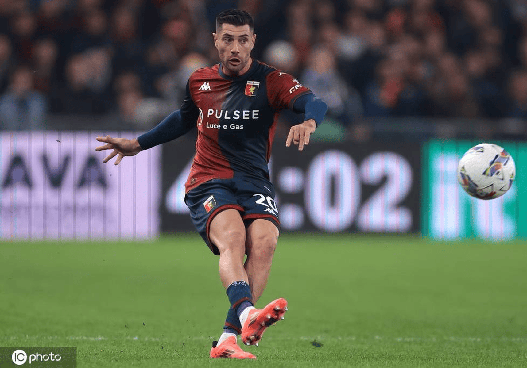 爱体育官网-热那亚逆转取胜，擦亮球队荣耀