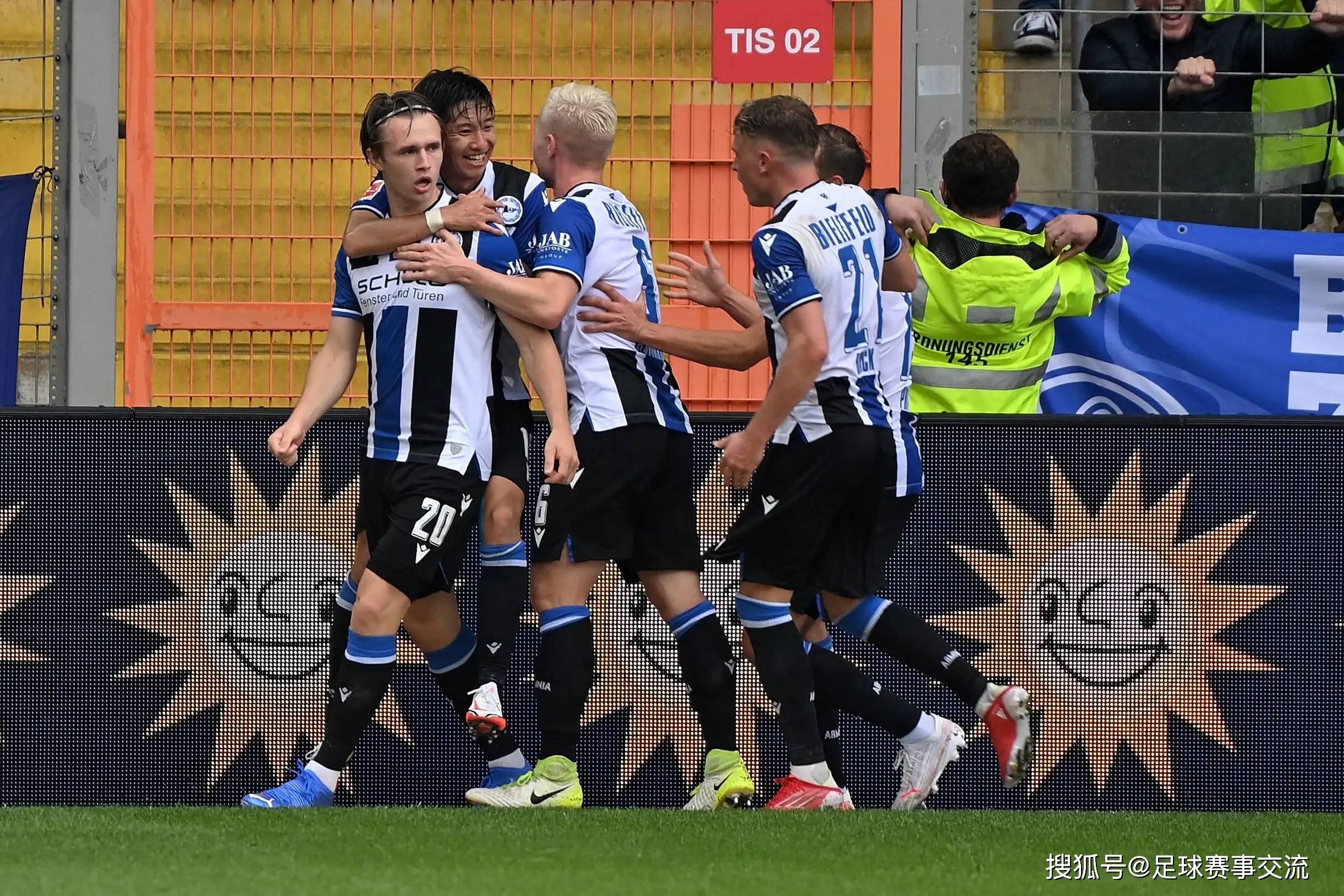 柏林联合在主场遭遇苦战,险胜对手 柏林联合在主场遭遇苦战,险胜对手