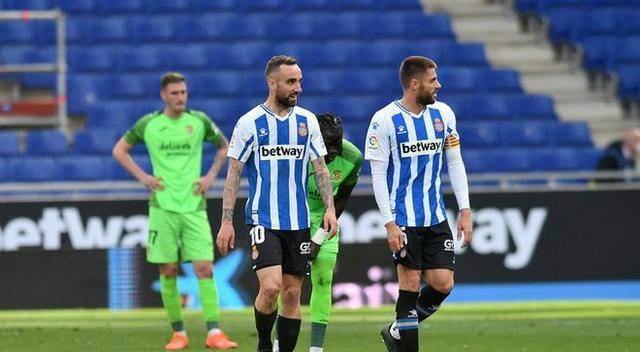 华伦西亚惊险客胜，豪取三分