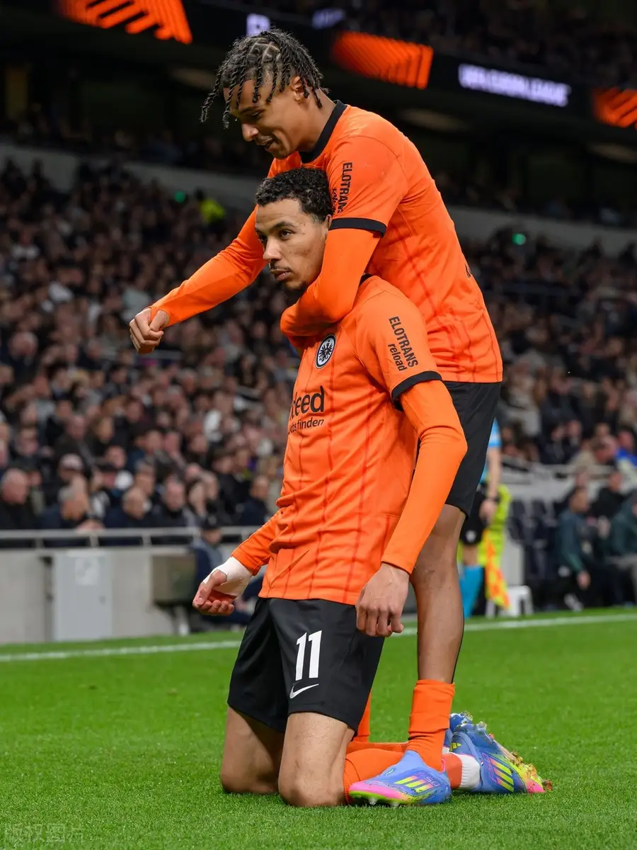 爱体育-欧冠预选赛悬念重重，球队争夺胜利机会