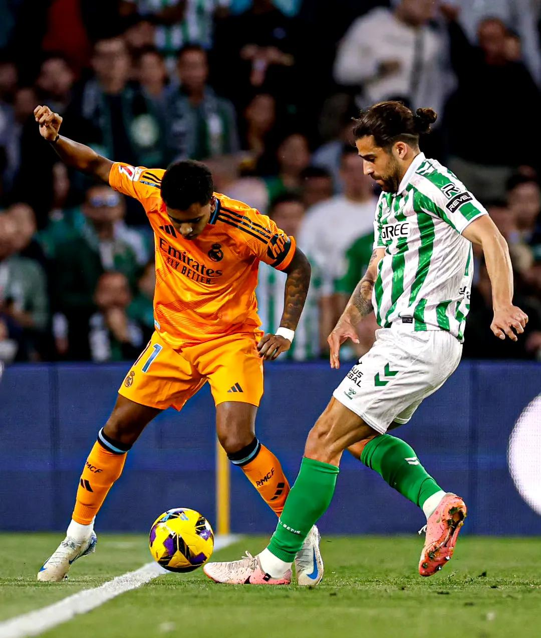 西甲新晋强队惊险逆转，豪取比赛胜利