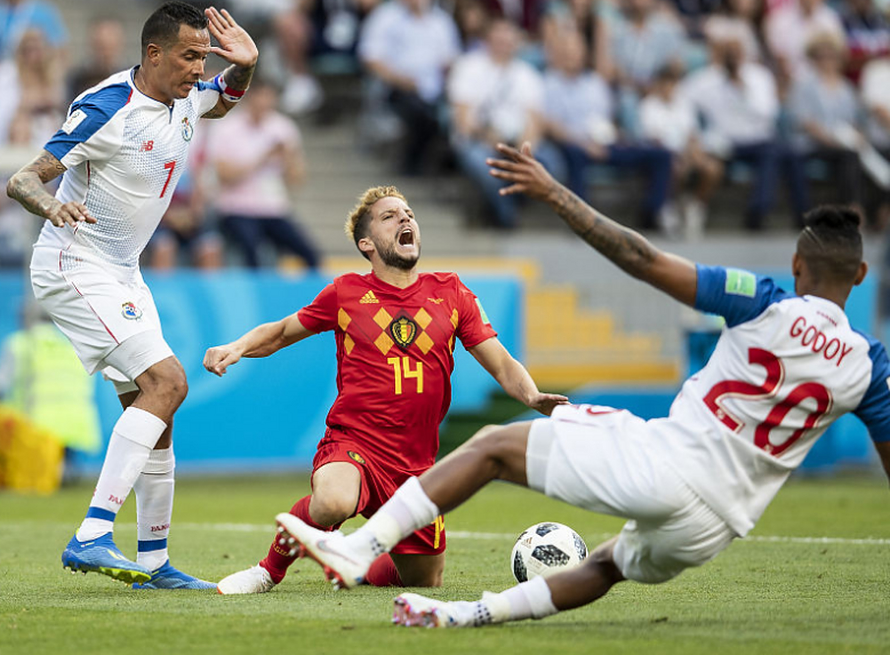 爱体育-莱切斯特城狐狸军团，铁血征战欧洲