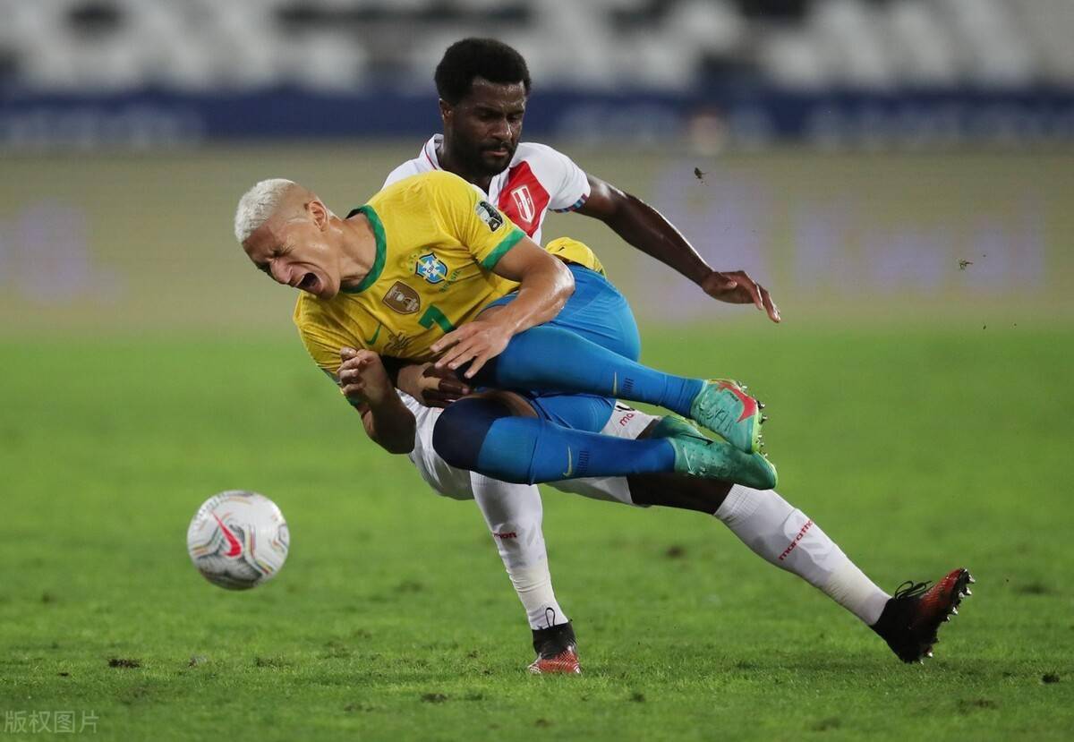 秘鲁运动员克服困难，杀入前四