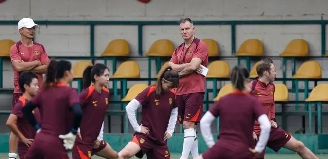 爱体育官网-加拿大女足遭遇惨败——加拿大队遭遇挫折！