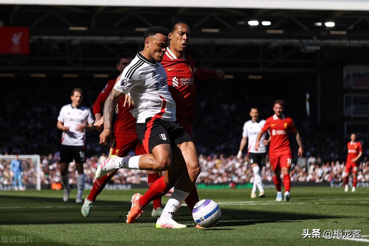 利物浦后防重伤,影响联赛排名 利物浦后防重伤,影响联赛排名