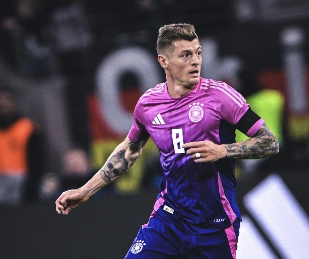 爱体育官方网站-全球豪强大战：国际足球赛事精彩连连