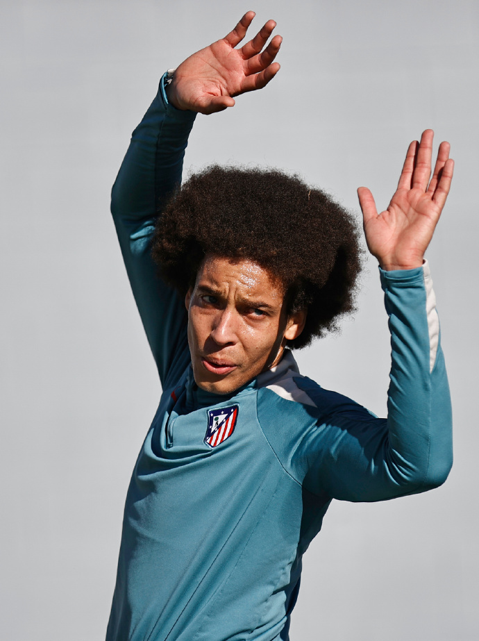 爱体育官方网站-埃尔切门将神勇扑救，力保球门不失