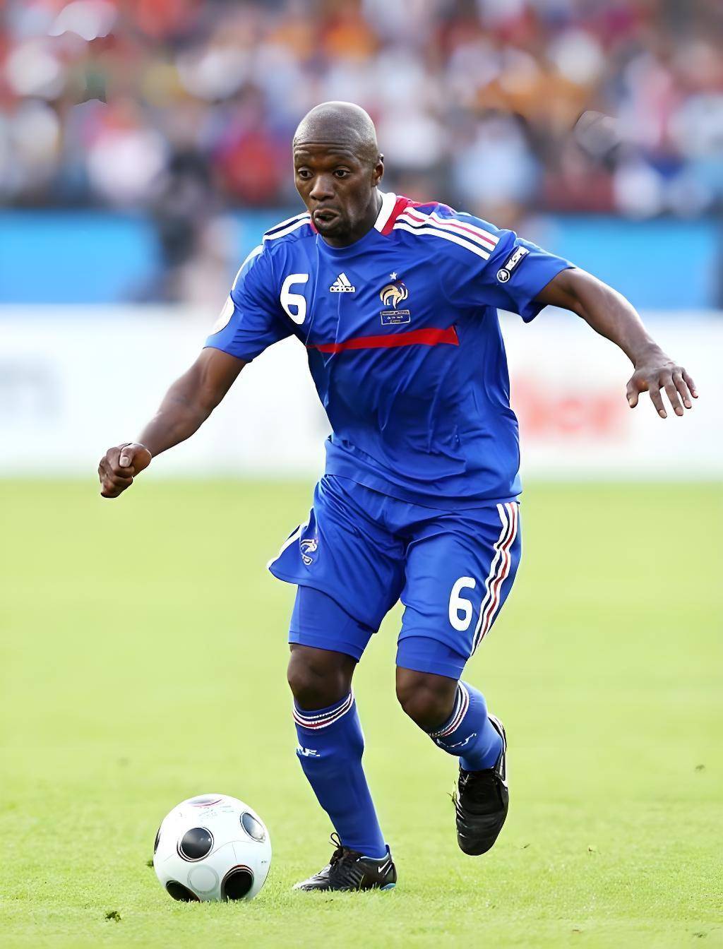 爱体育官网-切尔西连续取胜，稳定排名前列！