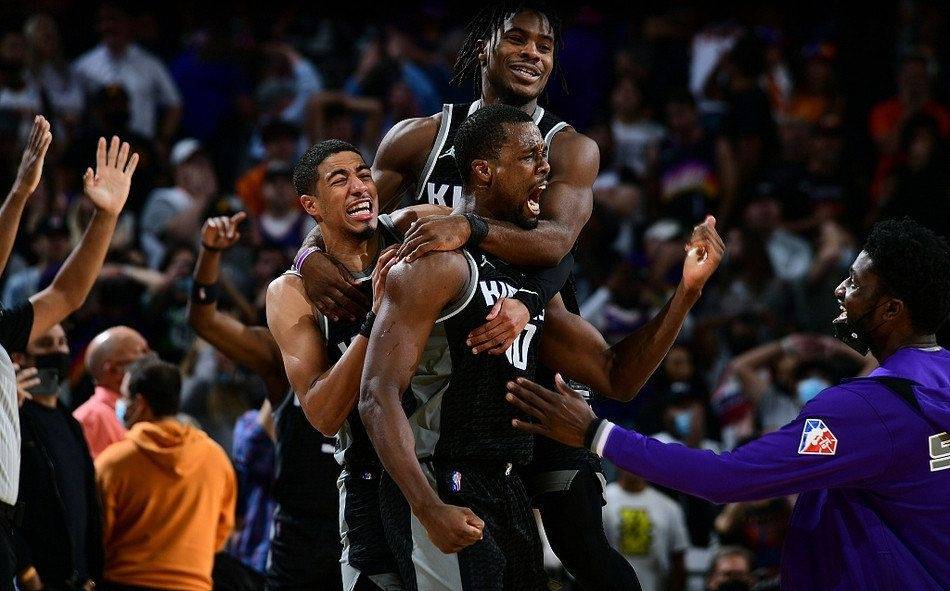 爱体育官方网站-美国力挽狂澜，豪取三分必备之胜