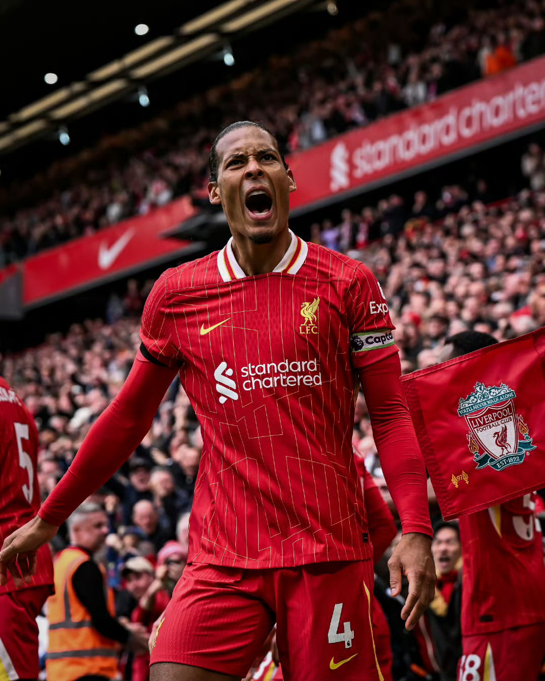 利物浦客场大胜斯旺西，继续领跑英超