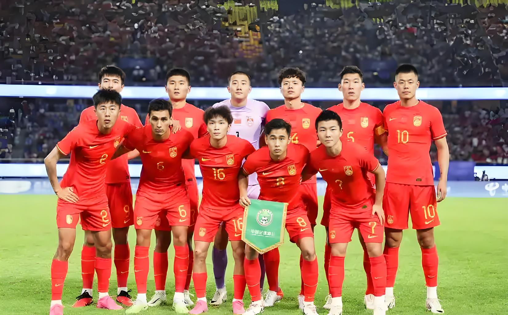 爱体育-中国足球职业化进程遭遇挑战，球队调整动作频繁