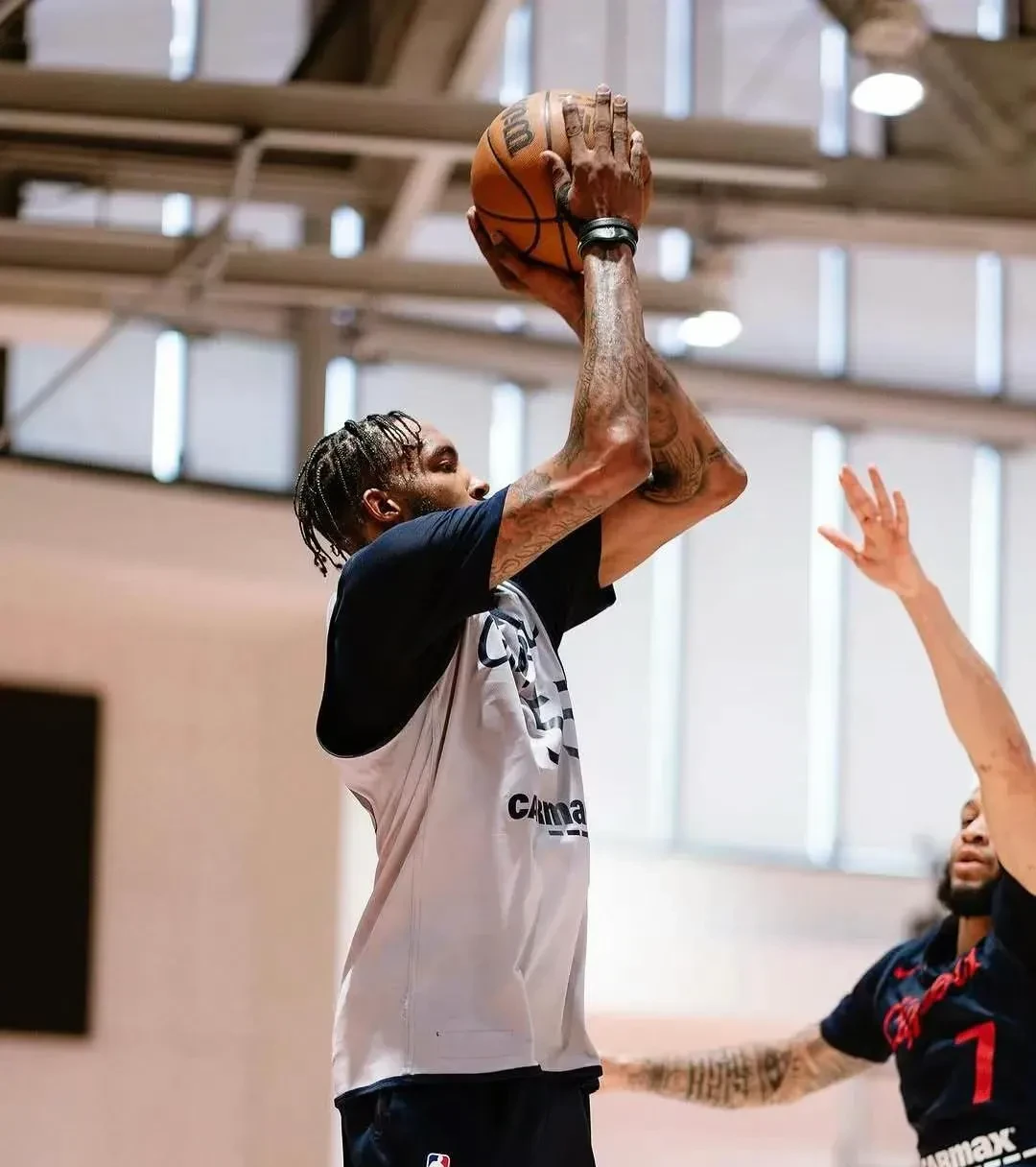 快船球员接受采访：会努力突破低谷期