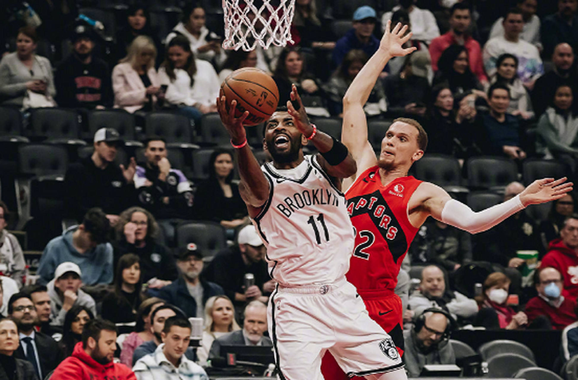 猛龙主场击败篮网,继续保持不败 猛龙主场击败篮网,继续保持不败