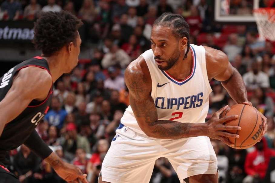 快船核心输出高效,带队征服对手 快船核心输出高效,带队征服对手