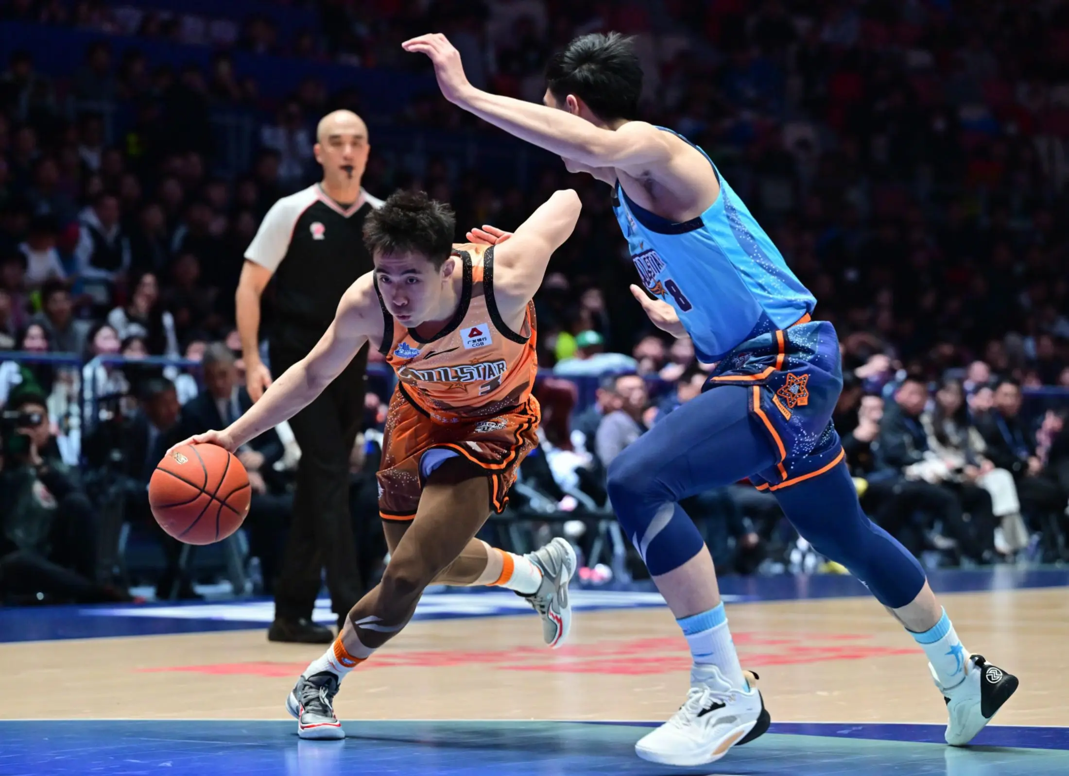 爱体育-南北对决引人瞩目，胜者晋级