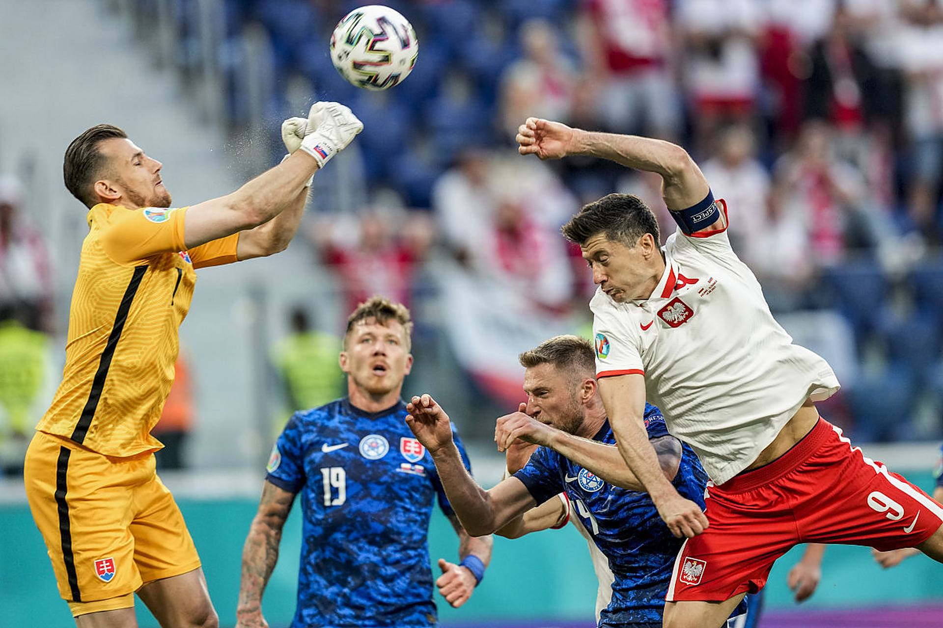 爱体育-瑞典客场对阵斯洛伐克，双方角逐胜负悬浮