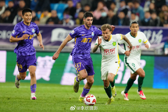 泰达主场对阵上港,赛前紧张备战 泰达主场对阵上港,赛前紧张备战