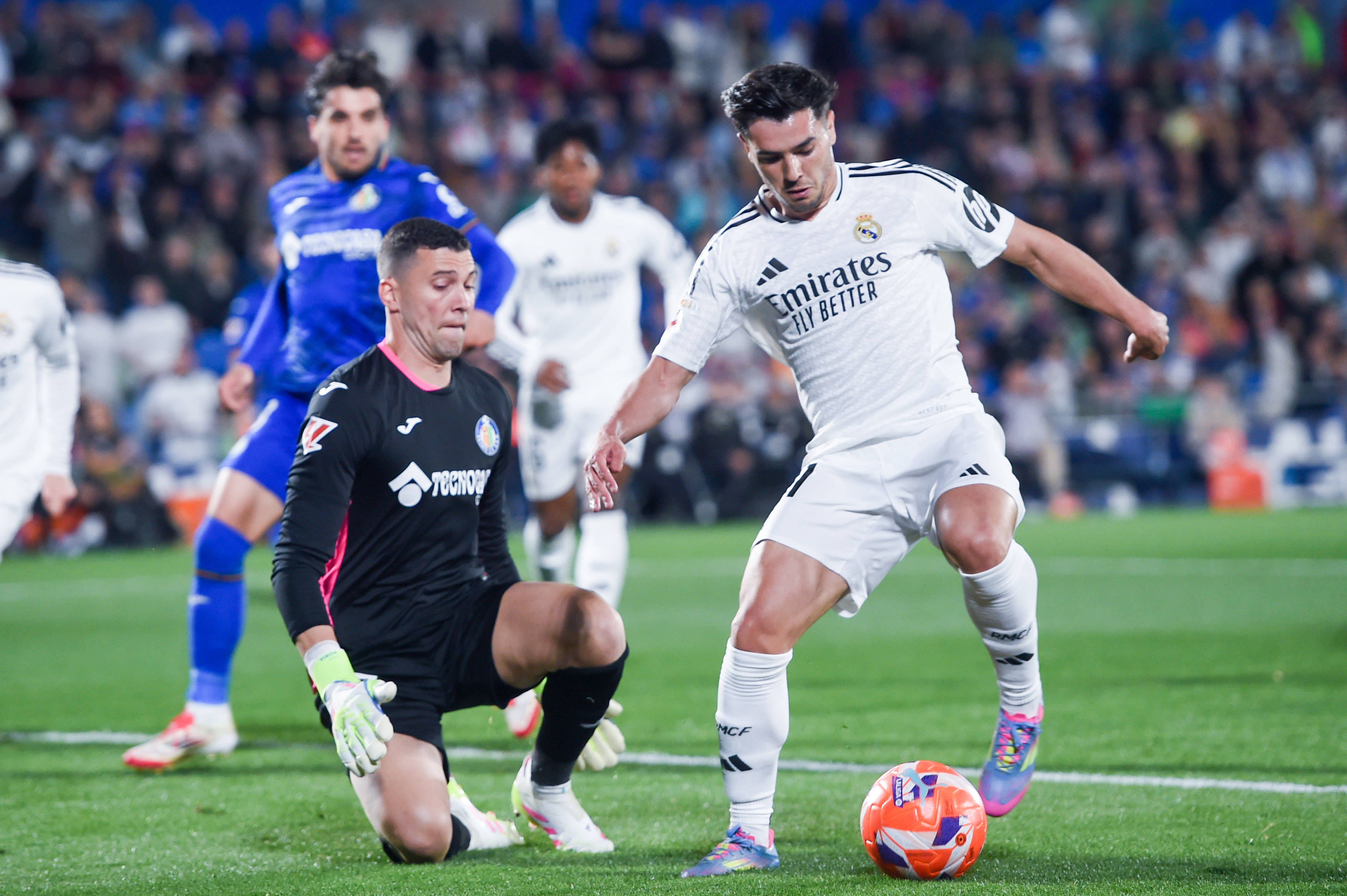 爱体育官网-皇马主场力克赫塔菲，继续保持不败纪录