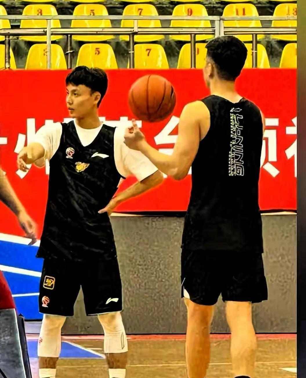 广东队战术调整得当,实现连胜 广东队战术调整得当,实现连胜